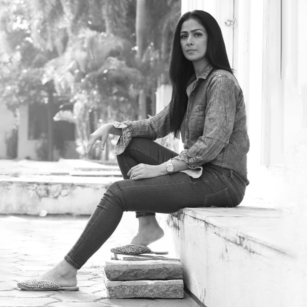 BeziqueStreams's tweet photo. A moment of stillness amidst the chaos 🖤
#MomentsOfCalm #EmbraceYourself
#simran #beziquestreams #tamilactress #kollywood #kollywoodcinema #kollywoodmovie #tamilmovie #tamilcinema #celebrityclicks https://t.co/fKH5mS3q1a