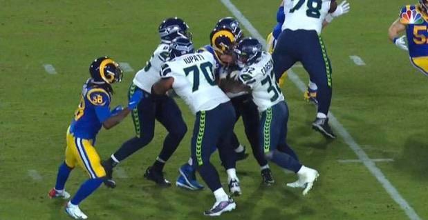 camdasilva's tweet image. If anyone asks how good Aaron Donald was, show them these pics