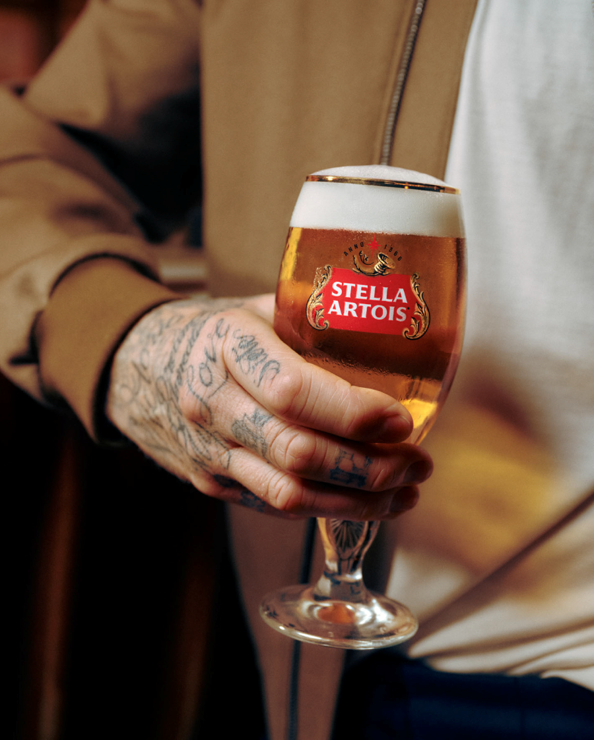conil's tweet image. Stella Artois is teaming up with David Beckham as part of its newest campaign, “A Taste Worth More”. 
Check it out here: bit.ly/3TCgDUB
Read more: bit.ly/3TmaMBk
#FutureWithMoreCheers #StellaArtois #DavidBeckham #ATasteWorthMore