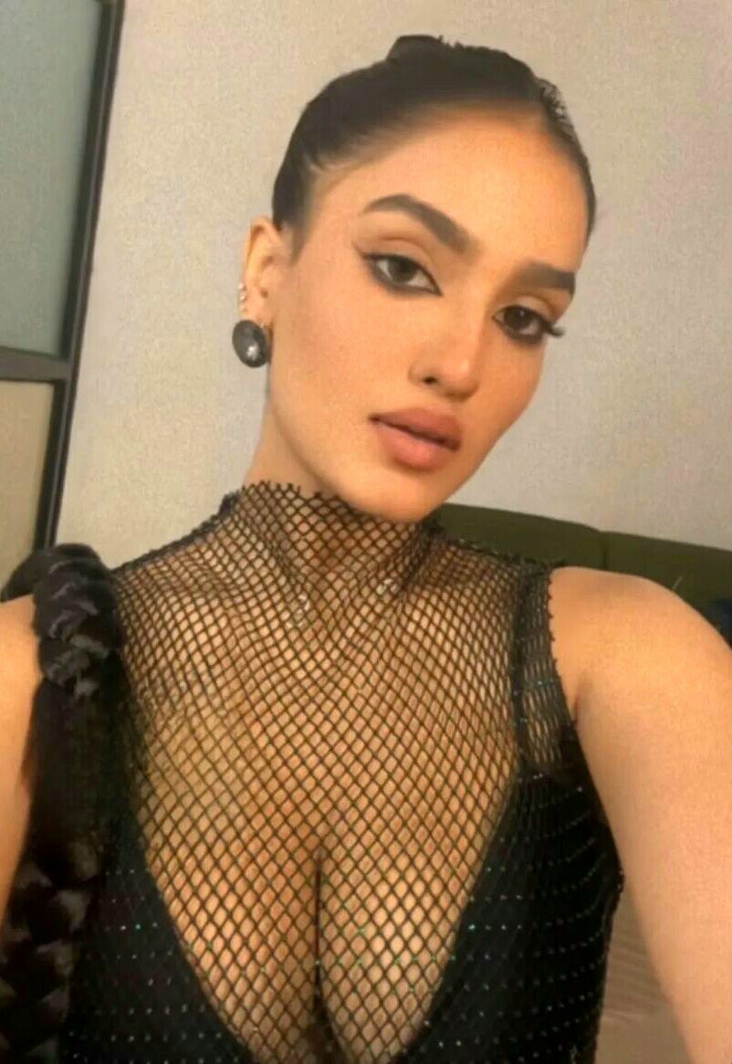 Saniya Looking Damn Hotter In Latest Photoshoot 🔥
#SaniyaIyappan 🍋🍊#Saniya