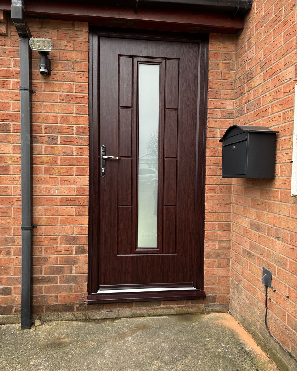 Rockdoor Vermont in Rosewood with Satin glass fitted in Derby @rockdoorltd verysecuredoors.co.uk/rockdoor/ #rockdoors #rockdoor #homeimprovement #compositedoor #frontdoor #frenchdoor #backdoor #externaldoor #externaldoors #compositedoors #externaldoor #frontdoors #Derby