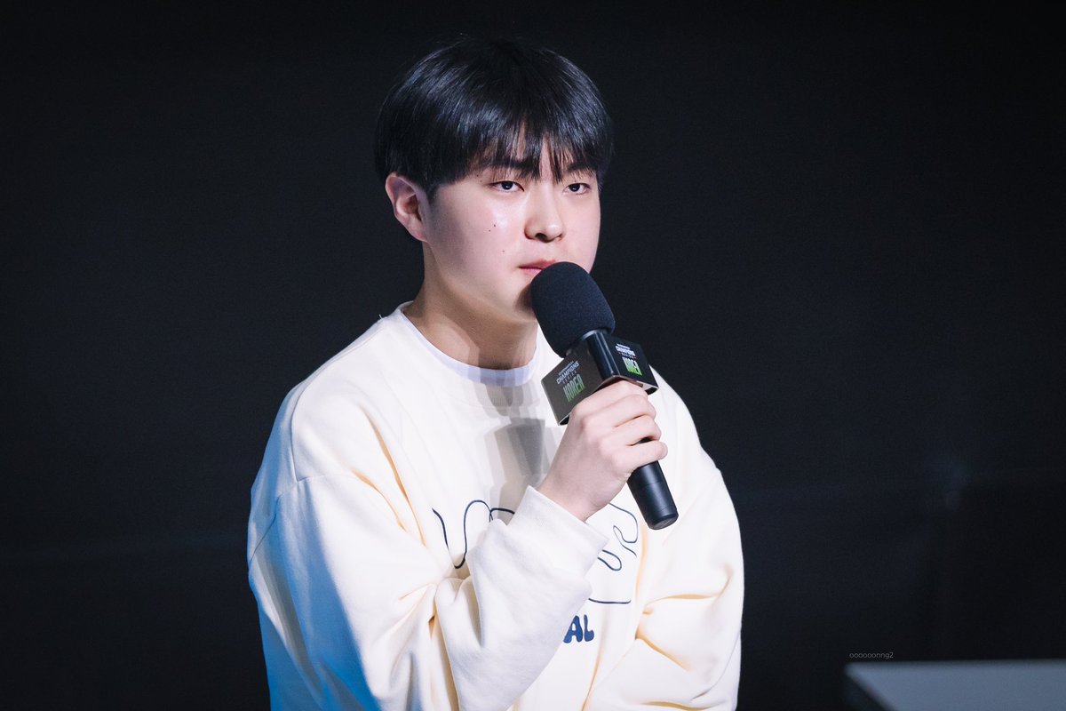 oooooonng_pic's tweet photo. OWCS KOREA WEEK2 day1

#runaway #러너웨이 #prophet #프로펫 https://t.co/So8P6LaB2v