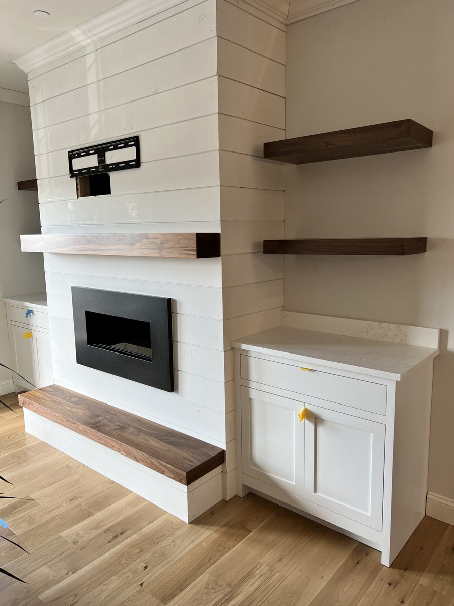 GraniteOnyx's tweet photo. Who says marble is only for the kitchen and bath? Bring the luxury and durability of this natural beauty to the hub of your home - your living room! Visit us at https://t.co/EPrBg58sJq to explore 

#MarbleLivingRoom #HomeDecor #OnyxGranite https://t.co/QNVWgaFp8c