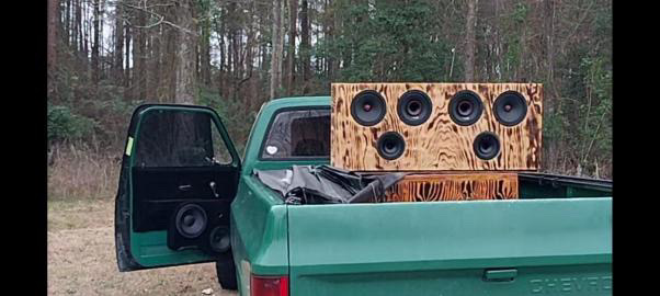 Revving up for #FeatureFriday with the perfect soundtrack: the thunderous bass of Cerwin Vega speakers! 🎶🔊 Let's roll into the weekend with power and precision! #CerwinVega #SoundOn  #CarAudio #TruckLife #AudioLovers #WeekendVibes 

CTTO: @piercegardner72