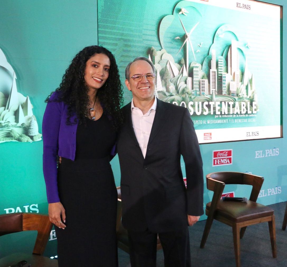 EdnaDiazMx's tweet photo. Aplaudo 👏🏽 la iniciativa del "Futuro Sustentable", organizado por el diario @elpaismexico, en donde especialistas analizaron temas climáticos y medioambientales, que a tod@s debería preocuparnos.
Encantada de participar en la mesa "Futuro de las ciudades y CC".
#PorUnMejorPlaneta https://t.co/lYMmVdfghV