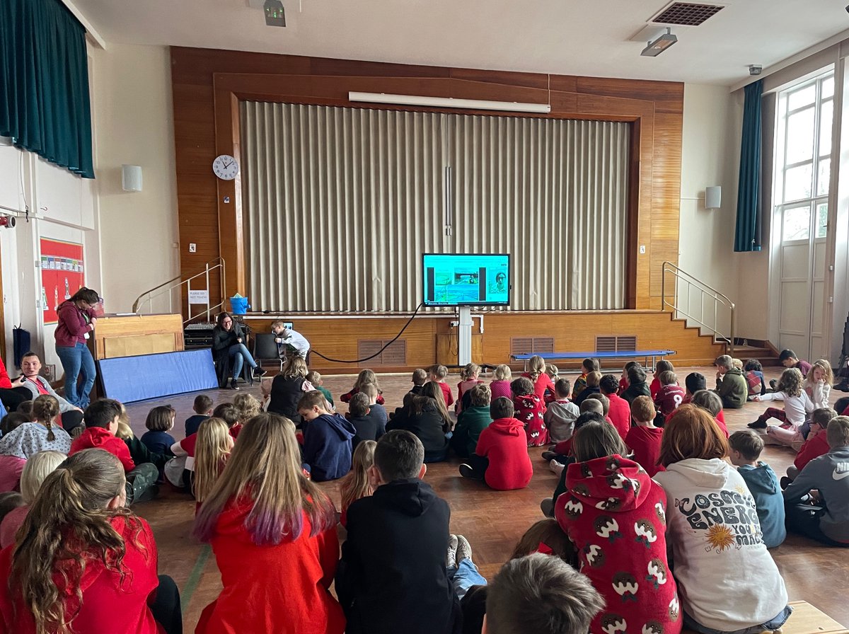 We had a great time wearing red @comicrelief #RedNoseDay 
sharing books today from our Book Week Celebration & getting ready for our Science /STEM week by watching Engineering Storytime @ScienceWeekUK #BSW24 @Kinloss_Bks @EducationMoray @STEMedscot