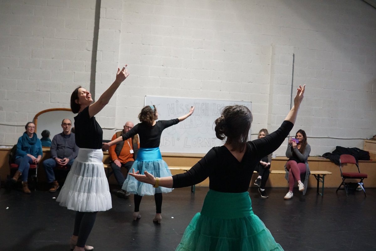 101OutdoorArts's tweet photo. More great pics from the Palais de Danse sharing with #MissHighLegKick. It was great to see the show for the first time and share thoughts and ideas as a group afterwards 😍💃🕺
#101Sharing #101Residency #PalaisDeDanse #101OutdoorArts https://t.co/S0v1tYCWzp