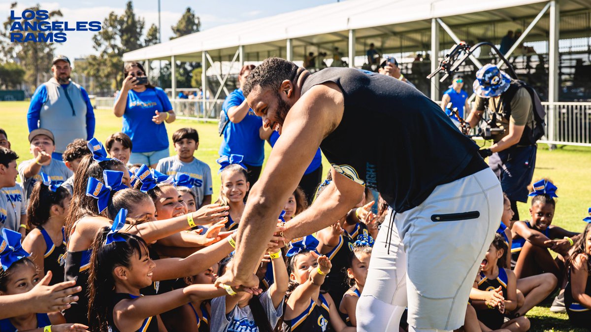 RamsCommunity's tweet photo. 1 of 1. 💙 

Thank you for giving so much to the LA Community, the 🐐 on and off the field. https://t.co/pFGYDsXbkE