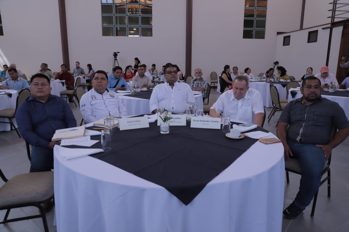 Mesa de Competitividad de Alta Verapaz tweet media