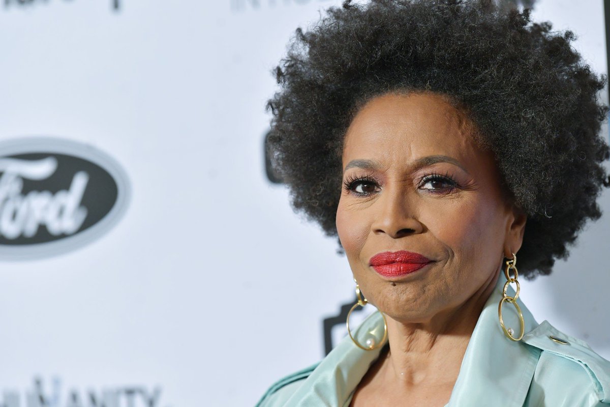 SAD NEWS! 

Hollywood Star Jenifer Lewis was on holiday at Serengeti Park in Tanzania,
She fell from the 3rd floor of the hotel room. 
She landed on her buttocks and her "butt bones" collapsed, was able to scream prompting her  partner to come to her aid and called some Masaais