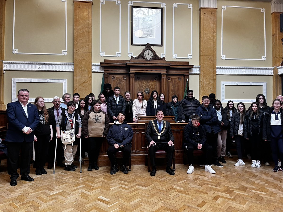 Welcoming Cooperation Ireland young people from Dundonald near Belfast, Terence McSweeney School and Cobh with the Lord Mayor of Cork. The peace can be built through these gatherings. <a href="/FineGael/">Fine Gael</a> <a href="/cooperationirl/">Co-operation Ireland</a>