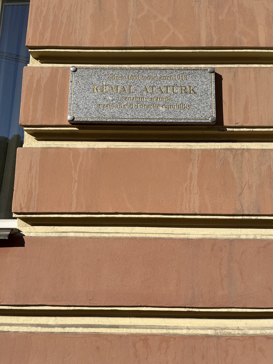 metebalci's tweet photo. @lordsinov Benim bildiğim kadarıyla Rudolfshof burası değil. Atatürk 'ün kaldığı oda kaplıcanın diğer tarafında. https://t.co/4qL9Nz7BBp