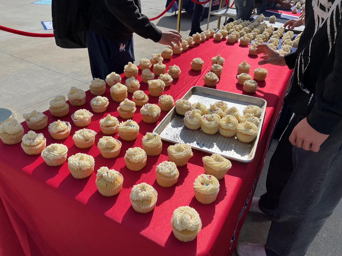 ylhigh's tweet image. Today at break, YLHS will be celebrating our 15th anniversary.  Our school opened during the fall of the 2009-2010 school year.  A special "Thank You!" to our culinary program students, lead by teacher Jenny Messick.  Together, they have spent the past wee