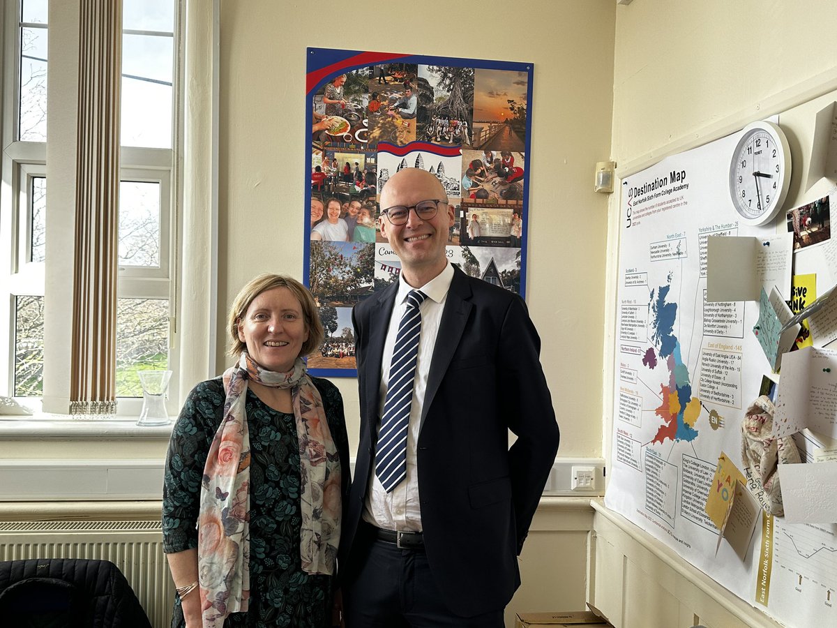 A visit from Jonathan Duff @RD_EofE Regional Director, for the East of England was a great opportunity to show the fantastic investment at @EastNorfolk and our hardworking students and staff! @SFCA_info @greatyarmouthbc @educationgovuk