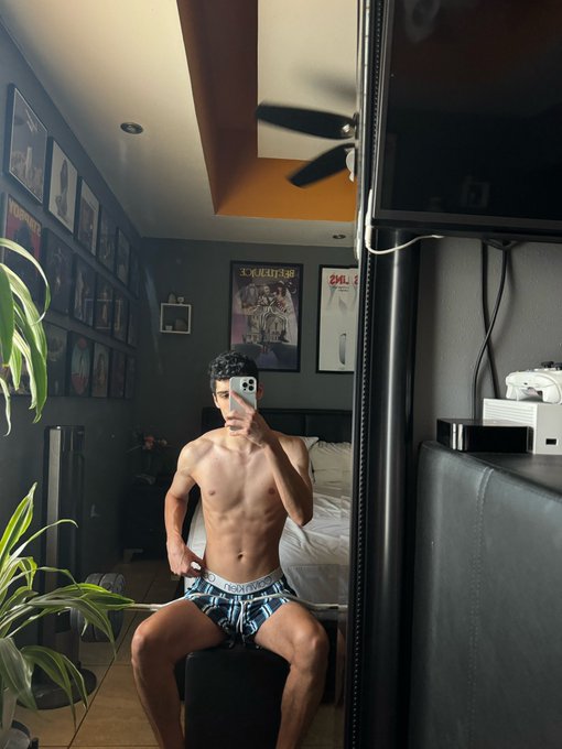 Watch michael's leaked NSFW photo on TwXstars