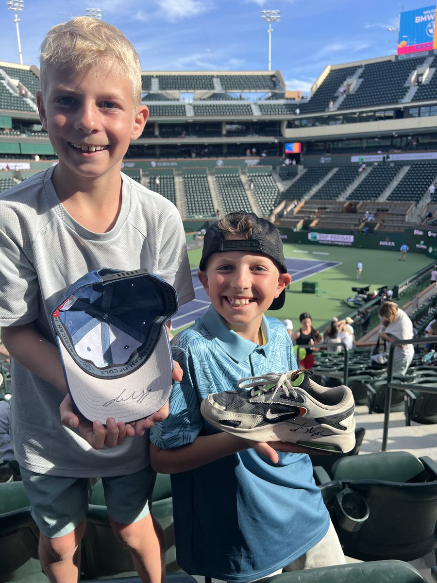 Shane Rowley (@utahshane) on Twitter photo When <a href="/DaniilMedwed/">Daniil Medvedev</a> is a legend and signs my kids dirty shoes and hat to give them these big smiles! 👏 When <a href="/DaniilMedwed/">Daniil Medvedev</a> is a legend and signs my kids dirty shoes and hat to give them these big smiles! 👏