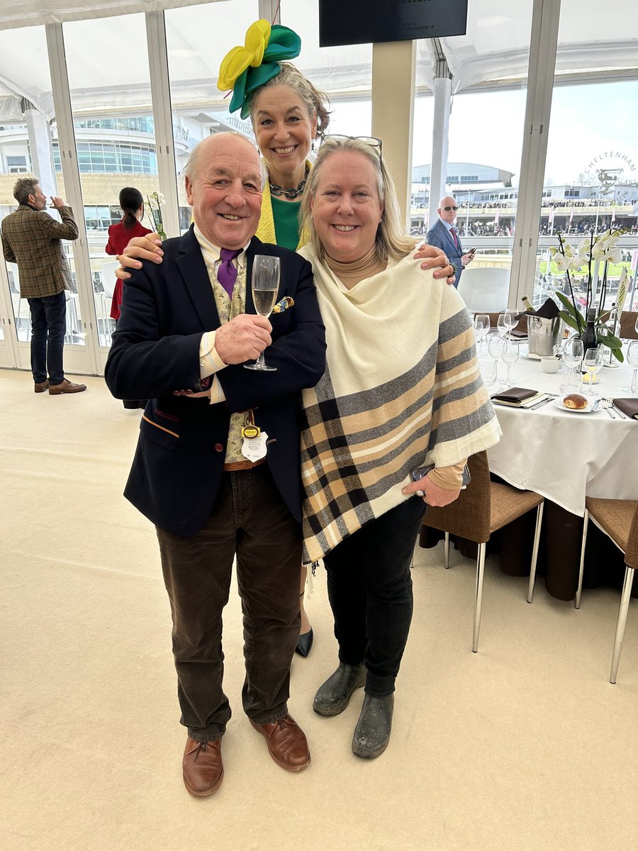 Two of the BEST! @Richard44158292 @LeslieYoung1 at the 100th Anniversary of the #Cheltenham2024 Gold Cup.