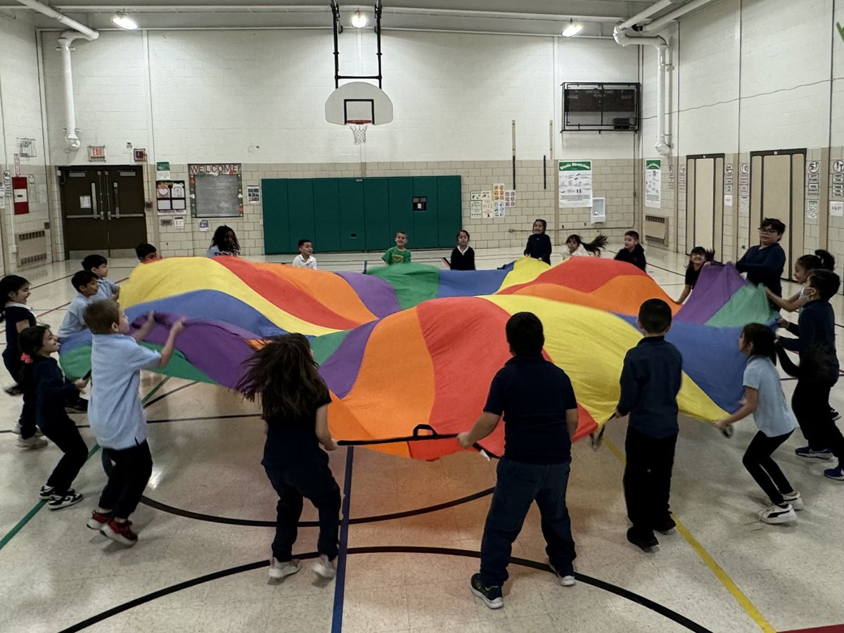 b_physical's tweet image. PE week in review… this week 2nd-5th played our version of WhirlyBall.  The game  combines skills of lacrosse, hockey, and basketball. Students had a lot of fun playing.  Kindergarten and 1st graders played with the parachute this week. Next week we will work with paddle games.