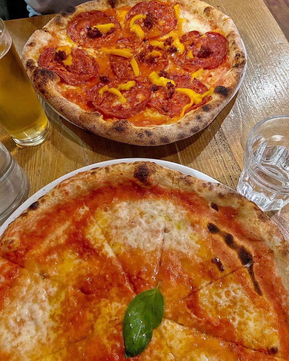 Weekend mode activated!🍕🍻 #specialitypizza #pizzalife #margherita