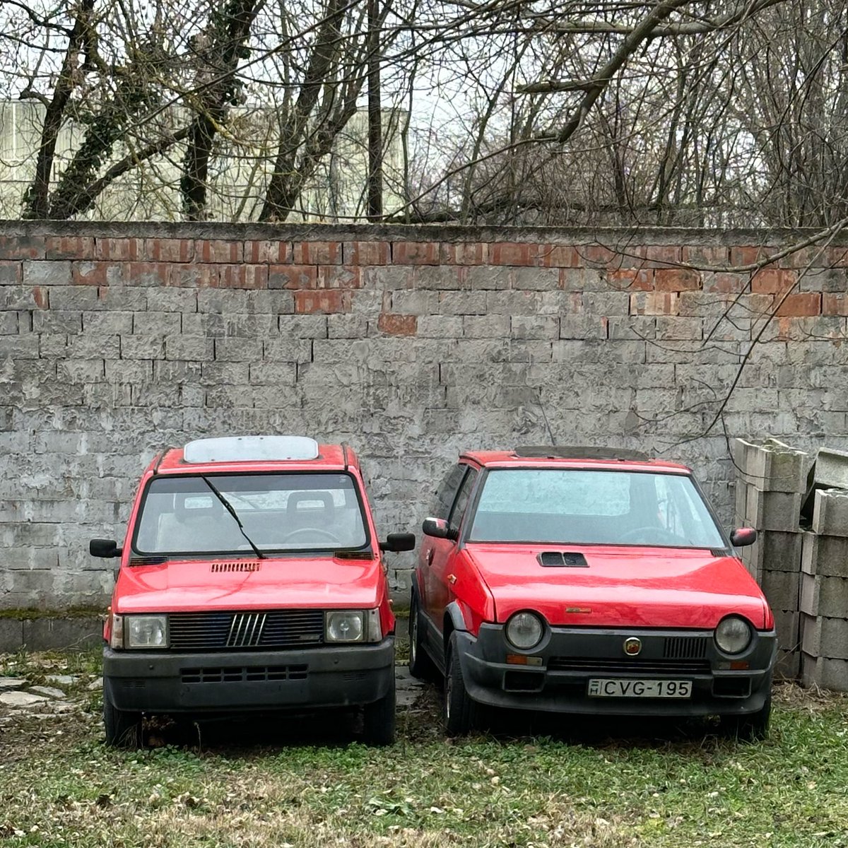 Friday I’m in Love Fiat Panda & Ritmo Abarth (1st gen, 1981-2) spotted in Budapest. #Fiat #FiatPanda #FiatRitmo #FiatFriday @GeorgeCochrane1 @addict_car @fiat