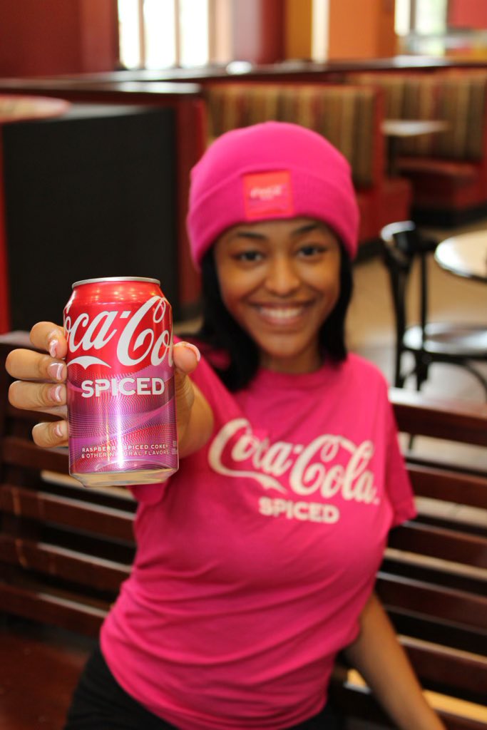 amonaeek's tweet photo. Your fav Coca Cola Ambassador 🥤❤️✨
#cocacola #iworkforcoke #iworkforcokeca https://t.co/j3kKzBXDpP