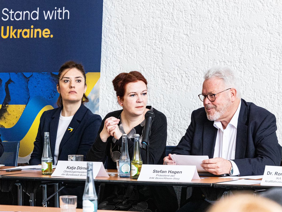 Katja Dörner (@katjadoerner) on Twitter photo Herzlicher Dank an die <a href="/IHK_Bonn/">IHK Bonn/Rhein-Sieg</a>, die heute morgen zum Business Breakfast Ukraine eingeladen hat. Großartig zu sehen, dass viele Unternehmen sich beim Wiederaufbau einbringen und investieren wollen. Die Menschen in der Ukraine brauchen diese Unterstützung und Perspektive 💙💛 Herzlicher Dank an die <a href="/IHK_Bonn/">IHK Bonn/Rhein-Sieg</a>, die heute morgen zum Business Breakfast Ukraine eingeladen hat. Großartig zu sehen, dass viele Unternehmen sich beim Wiederaufbau einbringen und investieren wollen. Die Menschen in der Ukraine brauchen diese Unterstützung und Perspektive 💙💛