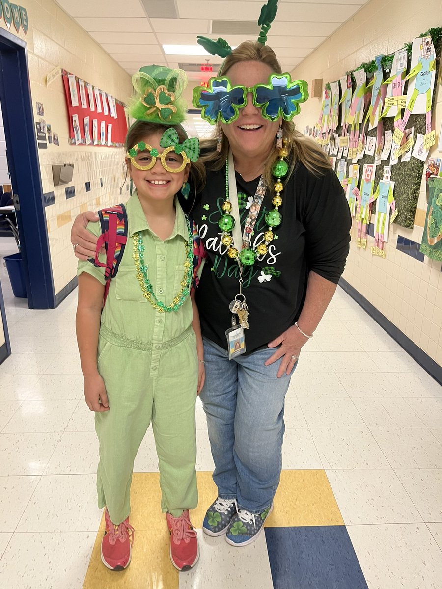 Julie Wines tweet media