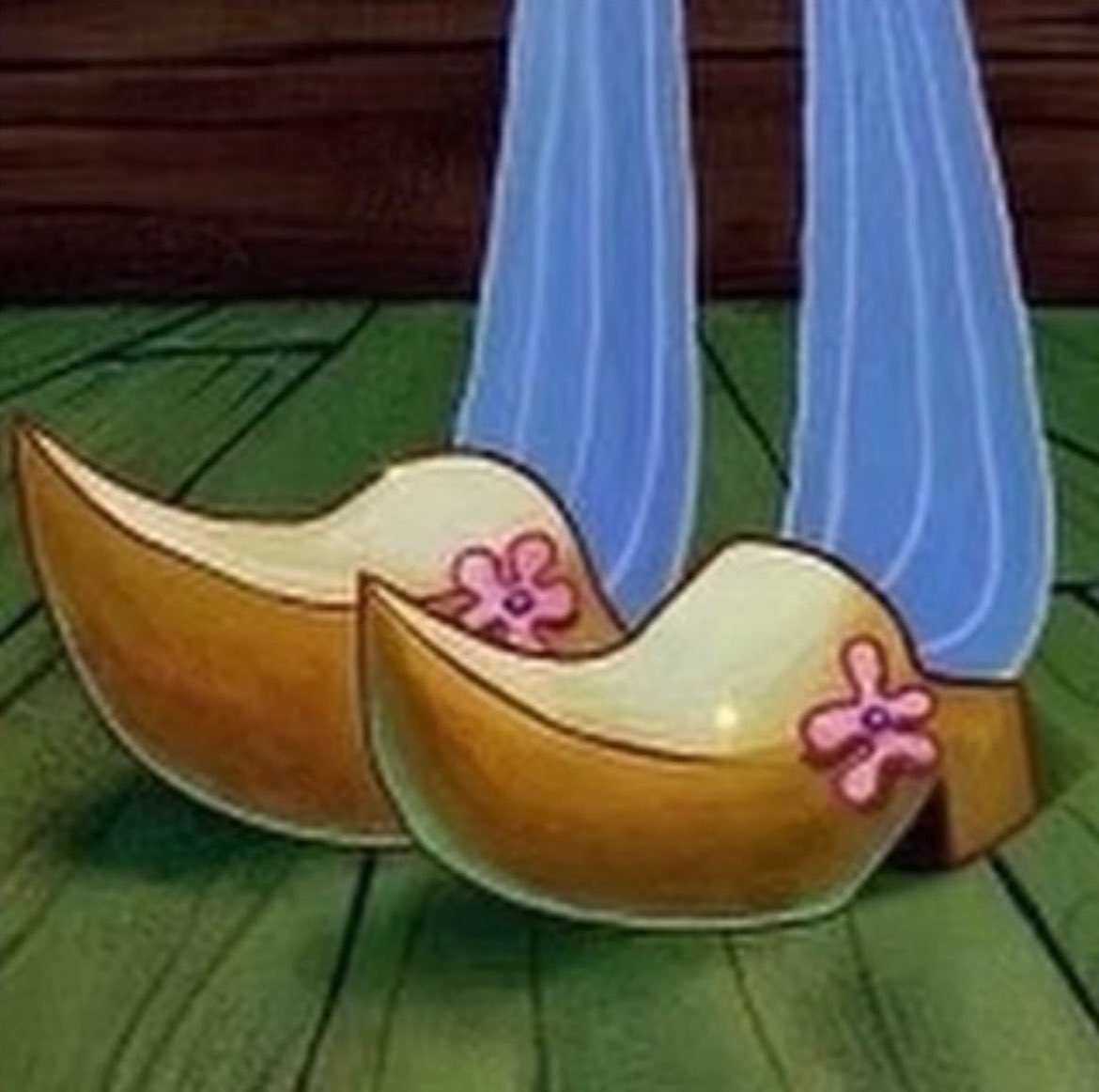 craftybjoern's tweet photo. Spongebob Fashion Grails https://t.co/LYlEHLBLC0
