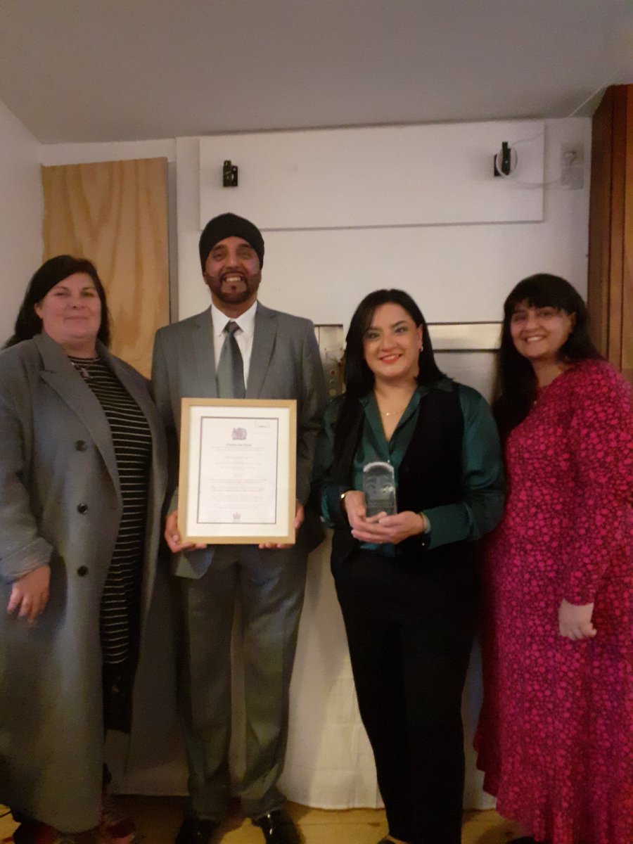 Proud to witness @HomelessHamper4  recieve their king Charles award  and be  part of their celebrations. Very proud of the work they do in  @TLA_ISEsBeacon  and with our amazing teams @TLivesAround @Foundation___ @Touchstone_Spt 
Thanks Amna for leading on this partnership