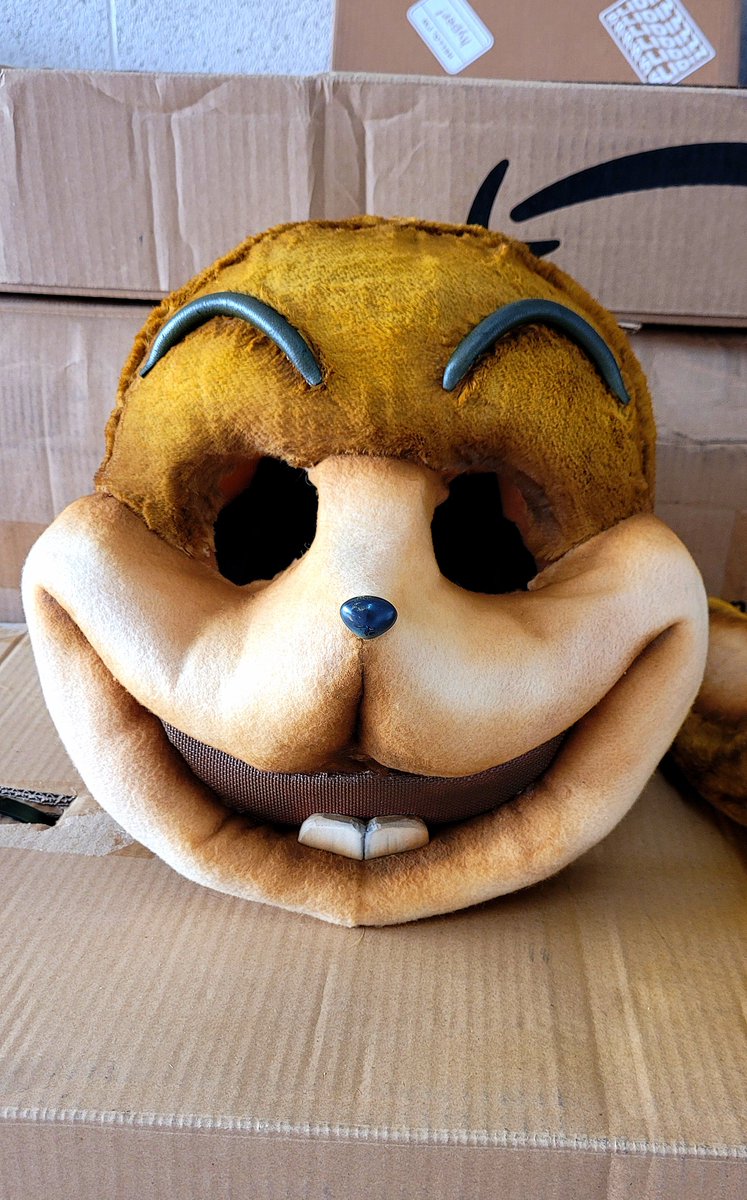 NightCovetheFox's tweet photo. Someone is assembling again...
#fnaf #cosplay #glitchtrap https://t.co/fmqk03mJRm