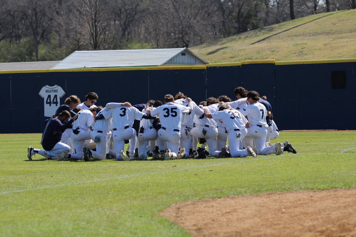 🚨SCHEDULE UPDATE🚨 This weekend series’s against Centenary has been changed to the following : Game 1 & 2: Sunday 12pm & 3pm Game 3: Monday 2pm #BleedBlue #DefendTheTower #Udbaseball