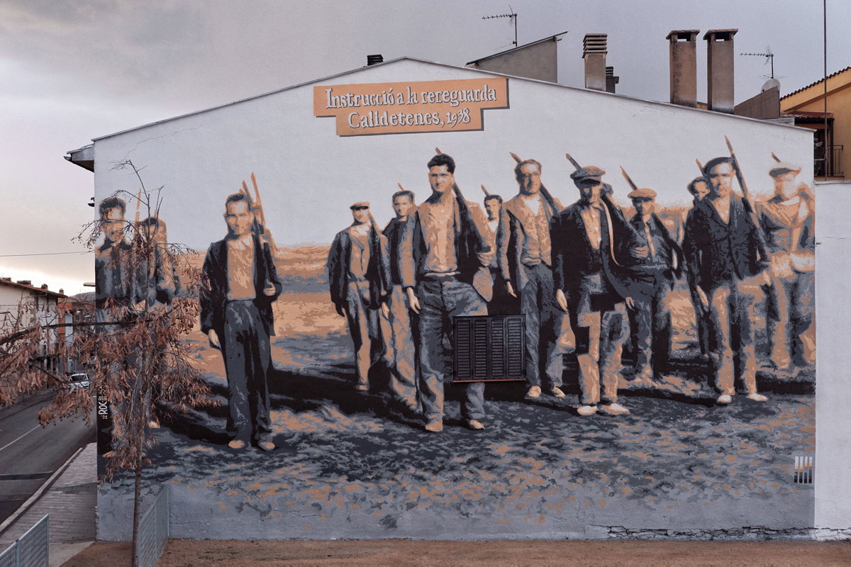 FACCalldetenes's tweet photo. Aquest any, durant la 3a edició del #Facc2024 sumarem 3 nous murals de gran format, de la mà de la @LilyStreetArt , la @lidiacao_ i el bo d'en #BigTops.
Un luxe! Com la bona gent que ha ajudat a començar aquest tingladu: @Mileselah @WedoGoas @rocblackblock #PabloAstrain https://t.co/mGqIgX4Wmk