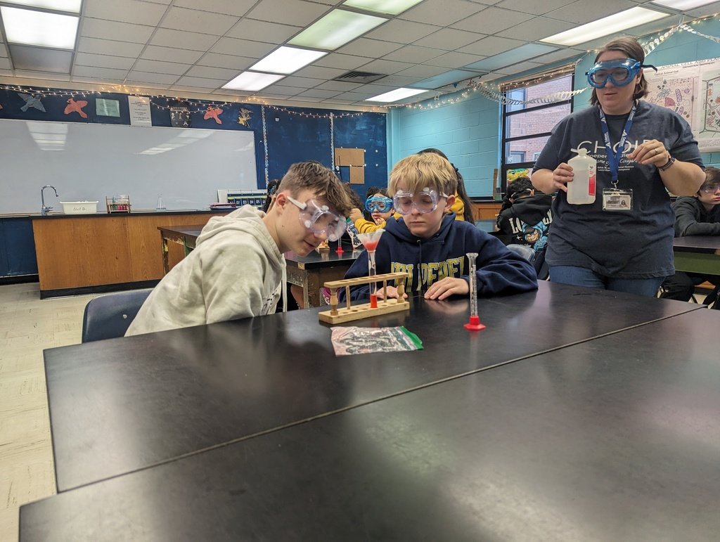 CCPSCMS's tweet image. 🔬 Exciting day in 7th-grade science! Students are diving into genetics by extracting DNA from strawberries. Hands-on learning at its finest! 🍓🧬 #ScienceLab #STEMeducation