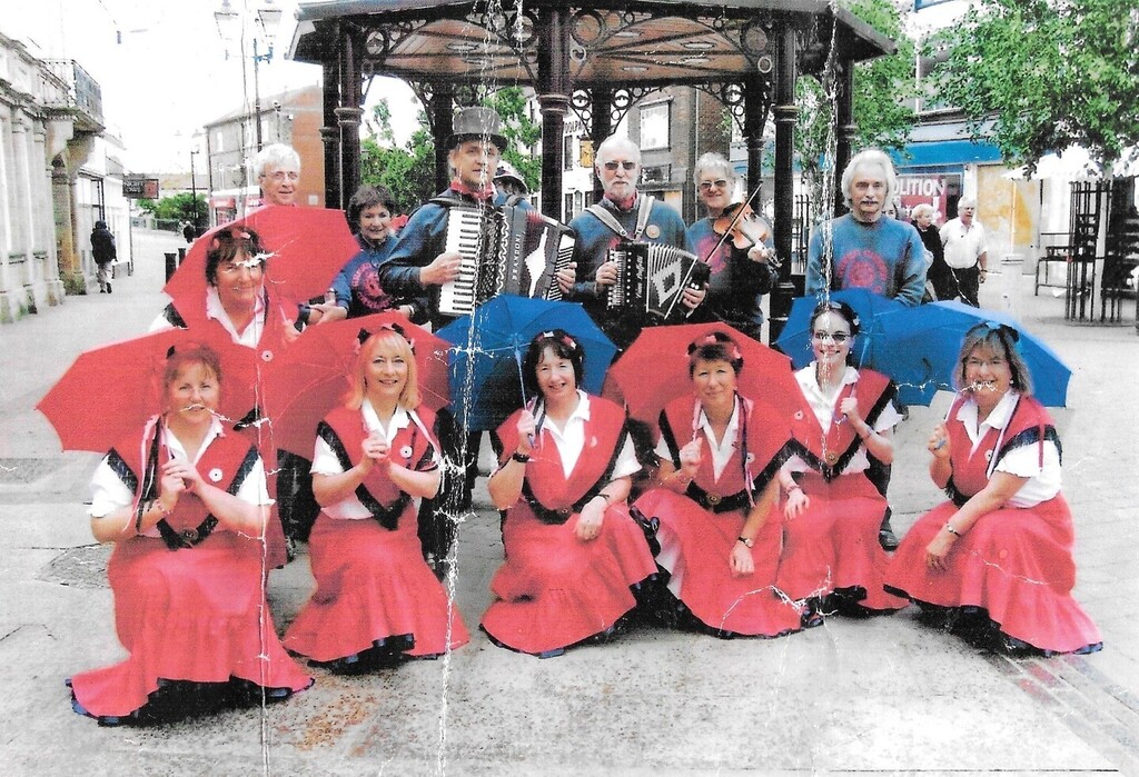 Green Ginger Garland tweet media