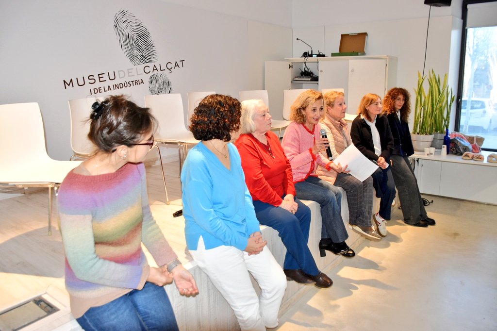 museuinca's tweet photo. Completam la setmana d'activitats amb motiu del #8M amb una visita guiada amb perspectiva de gènere a l'exposició permanent del Museu i amb la taula rodona titulada "L'empenta de les dones a la indústria del calçat". #CadaDia8M https://t.co/YIiQK2Zs0B