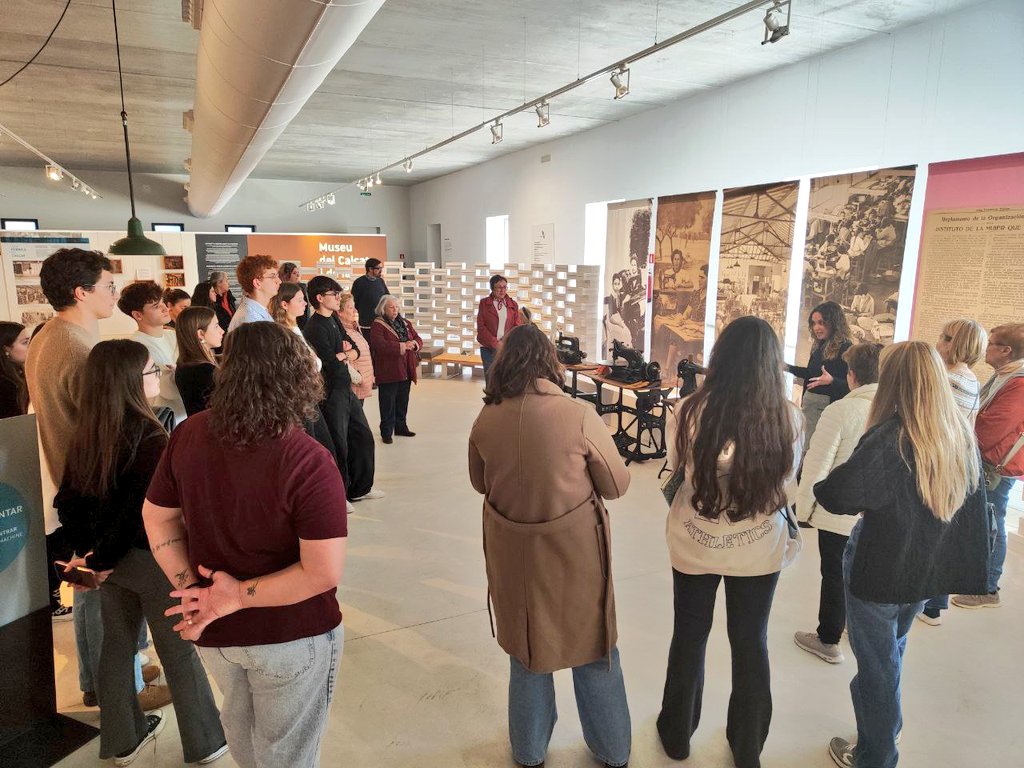 museuinca's tweet photo. Completam la setmana d'activitats amb motiu del #8M amb una visita guiada amb perspectiva de gènere a l'exposició permanent del Museu i amb la taula rodona titulada "L'empenta de les dones a la indústria del calçat". #CadaDia8M https://t.co/YIiQK2Zs0B