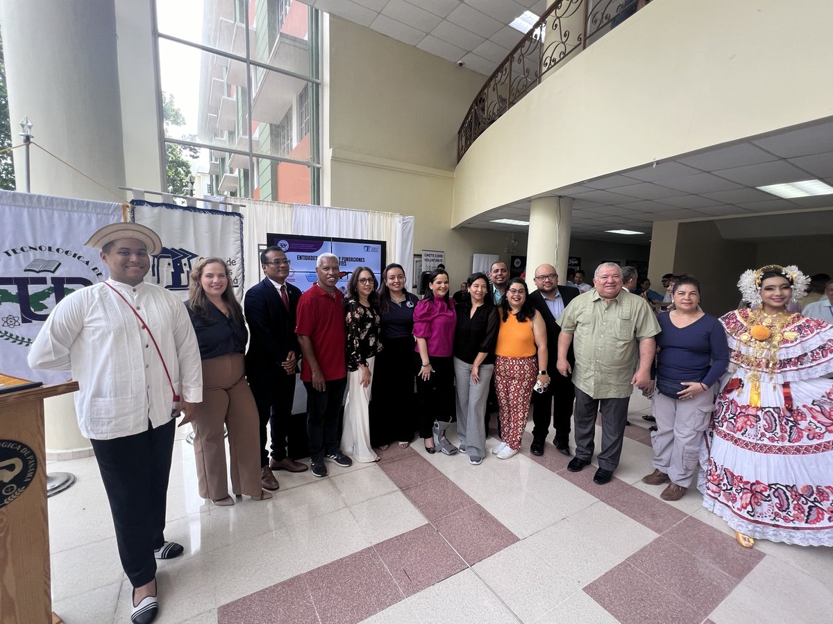 PNUDPanama's tweet photo. Junto a +20 universidades de participamos en la 1era Feria de Responsabilidad Social Universitaria celebrada en @utppanama. Abordamos la importancia de la investigación y de la aplicación de la tecnología para generar conocimiento que ayude a alcanzar los #ODS .
@sacasa_u
#OD17 https://t.co/DdAi6htKIM