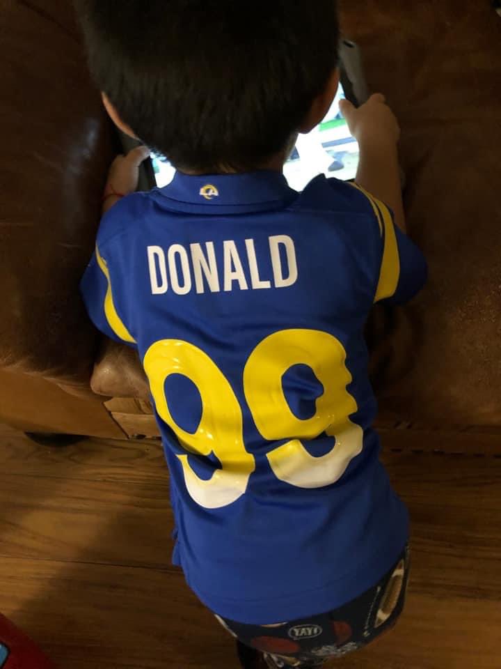omanuel9's tweet photo. Thank you for the amazing 10years QBs are celebrating today see you in the HOF 
@a_gonz04 https://t.co/OgEhMLyal2