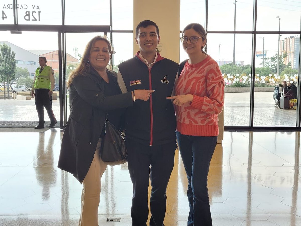 Bogota_Turismo's tweet photo. Esta semana el equipo de la Subdirección de Mercadeo del #IDT, visitó el Centro Comercial el Edén como parte del compromiso por generar alianzas estratrégicas para seguir llevando la marca ciudad a todos los rincones de
@Bogota

#AmoBogota #turismo https://t.co/VlBwkVLgxJ