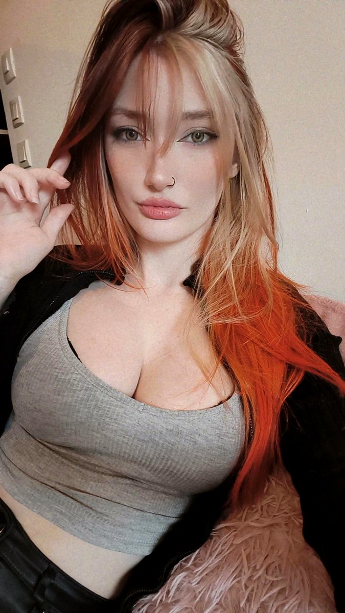 lilithopium18's tweet image. Soirée entre potes et vous ? 🥰