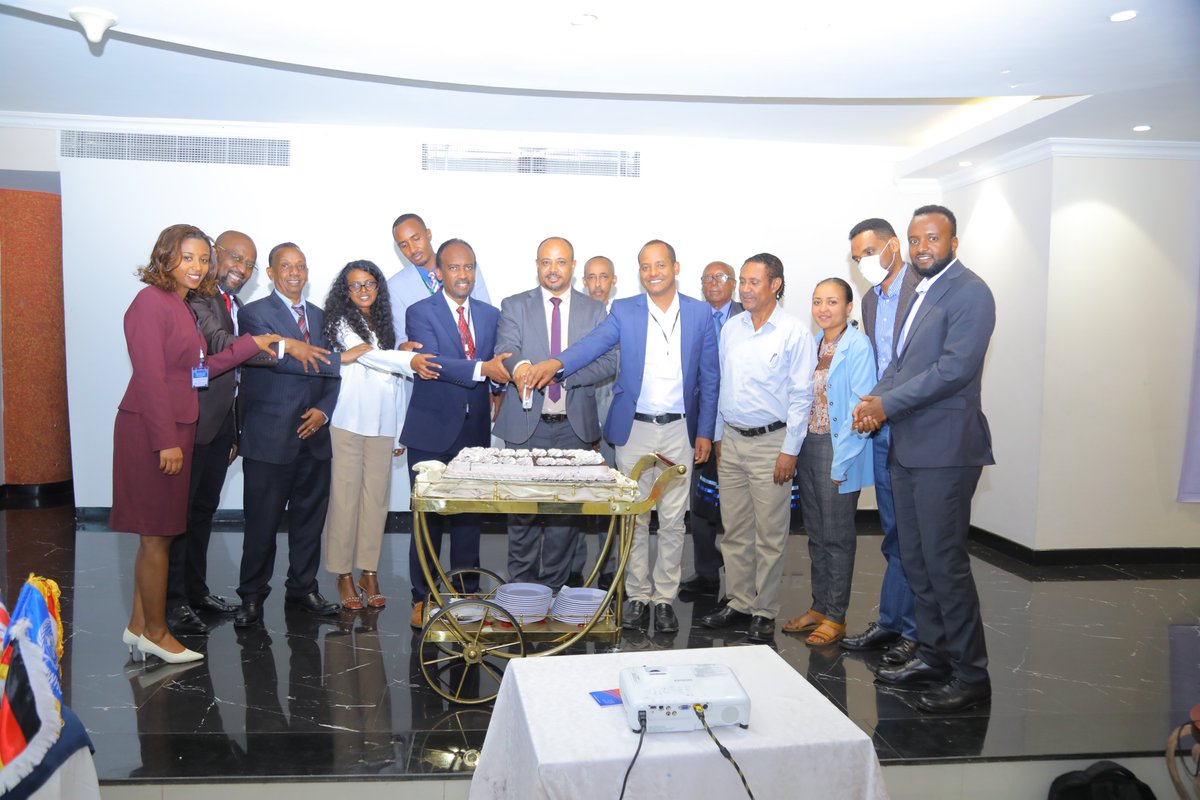 REACCT CAN tweet media