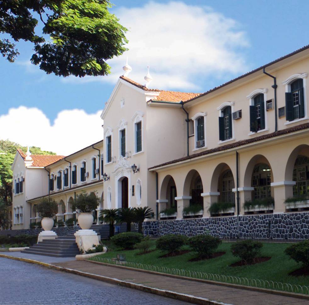 USanSebastian's tweet photo. Estamos muy felices por un nuevo convenio entre la #USS y la Universidade de São Paulo @usponline👏🏻, ubicada en el primer puesto del "QS Latin American University Ranking 2024". 

Este nuevo acuerdo permitirá a ambas instituciones trabajar en conjunto ➡️ https://t.co/uXyUtg218e https://t.co/nNEvShj9Xc