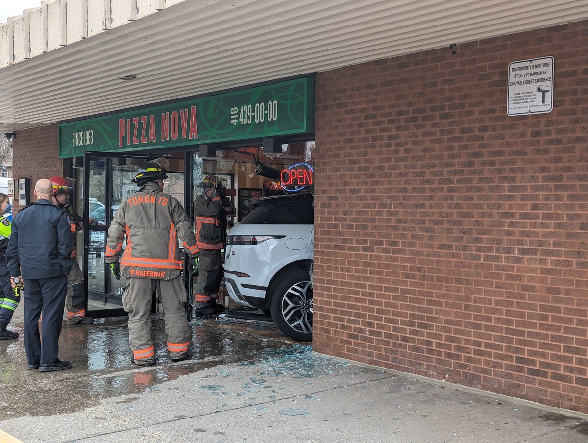 brad_bwarren's tweet image. #Guildwood #ScarbTo drop the 🎤