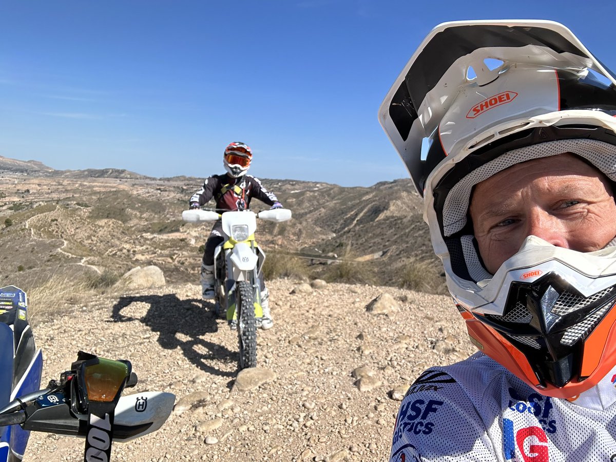 GoKoBra's tweet image. Made a awesome day with #Zonta84 in the Alicante mountains. 5 hours on the enduro bike #training #gettingreadyforPortimoa😤💨🔥 @REVIT @alpinestars boots @shoeihelmets