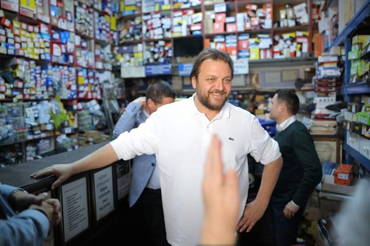 Doğallığı ve samimiyeti ile gönüllere giren bir Adayımız var bizim. Eveleme geveleme yok, kibir yok, samimiyet ve içtenliği ile başaracak bir adayımız var bizim.
<a href="/serkanyaziciTR/">Serkan YAZICI</a> 
#Serkanyazıcı