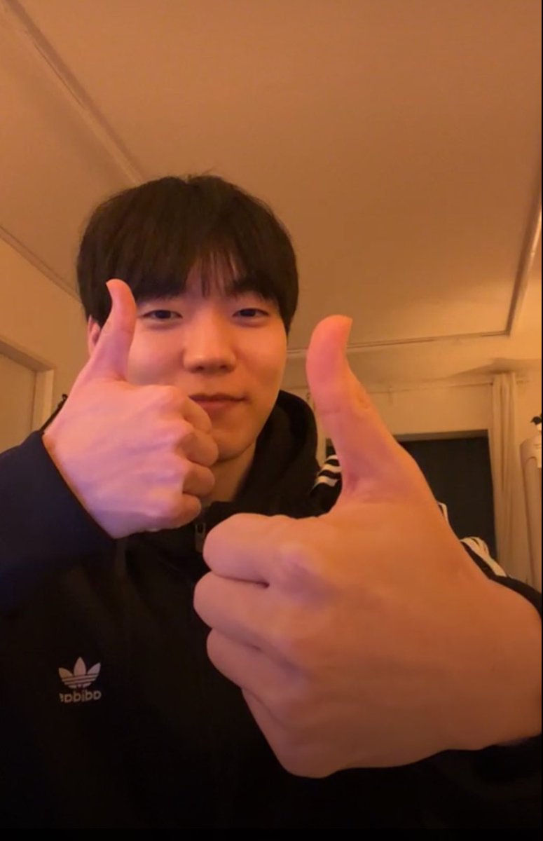 한태인 따봉 얼굴보다 큼