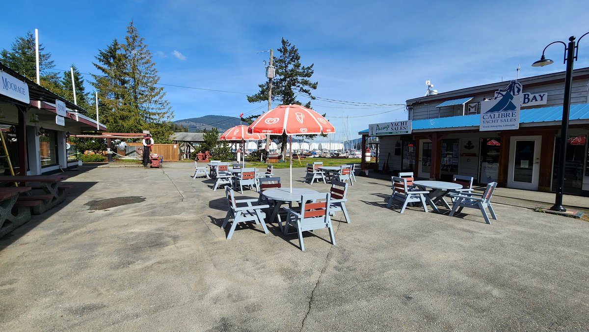 Signs of spring 💙🤍💛 The courtyard tables are out, and our Mariners Market &amp; Espresso Bar is expecting its first delivery of local Island Farms ice cream soon. 
#ocean #BritishColumbia #CowichanValley #MapleBay  #WestCoastBestCoast #spring