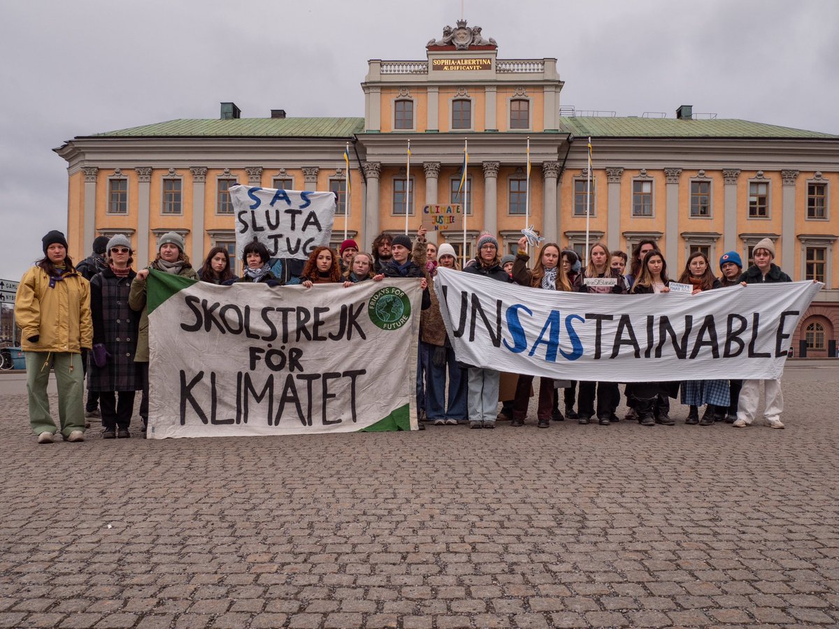 Week 291. Today we striked against @SAS destructive business-model. The 'green transition' of aviation is a myth. On March 18 we'll protest outside their AGM in Solna. We call on everyone to join and demand change from companies driving us towards climate disaster. #unSAStainable