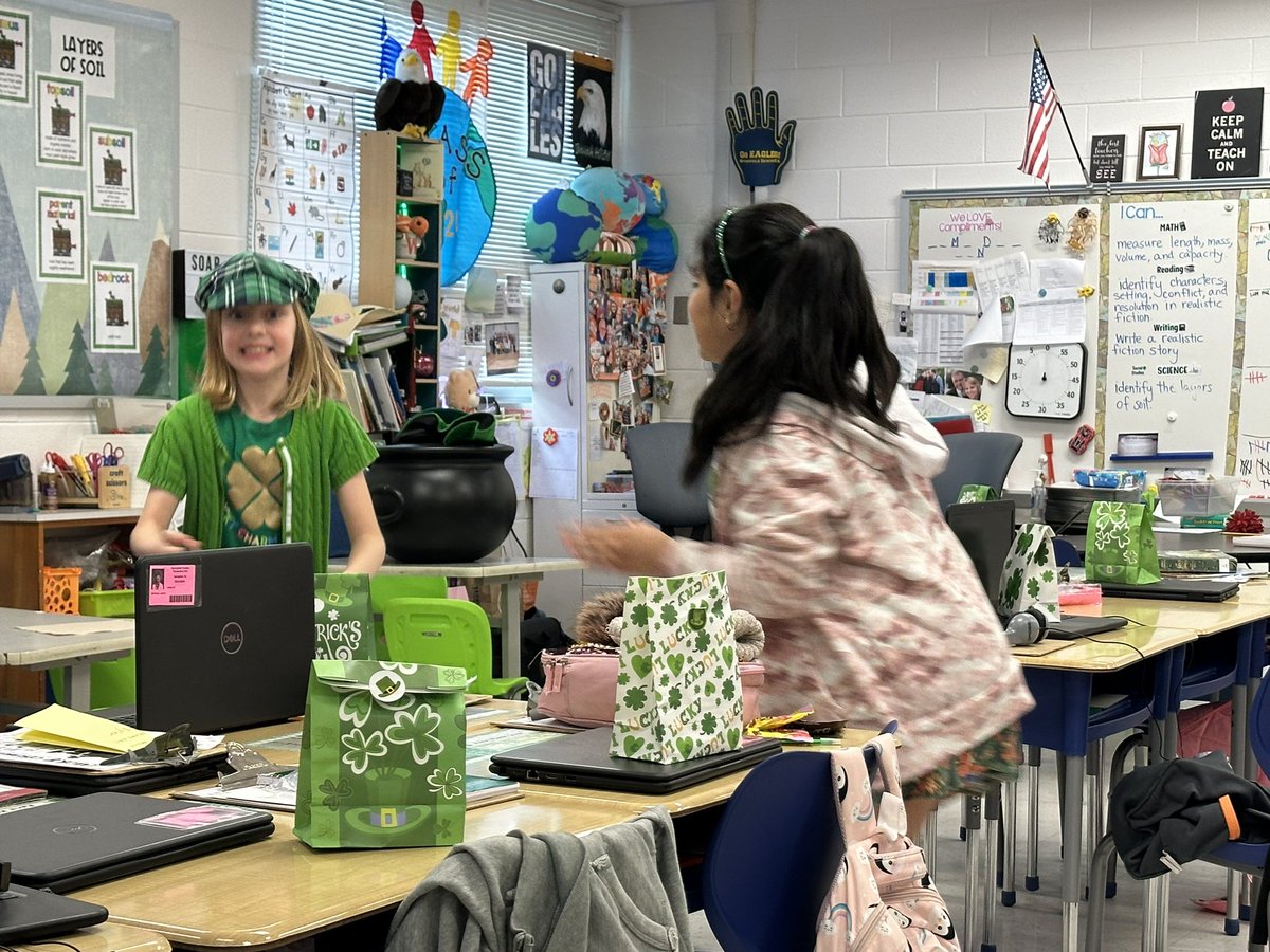 Julie Wines tweet media