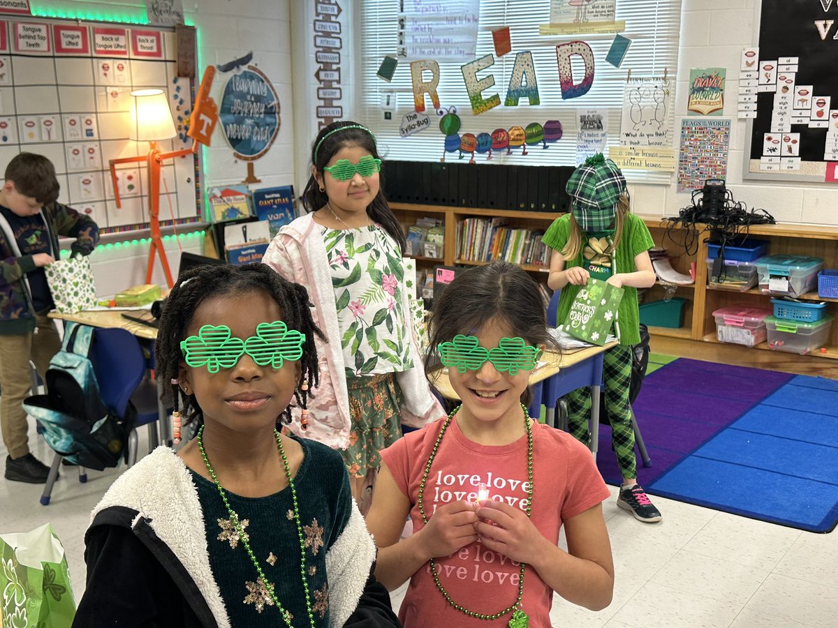 Julie Wines tweet media